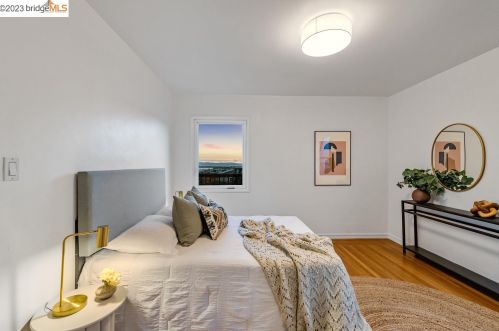 4817 Brookdale Ave, Oakland CA  94619-2510 exterior