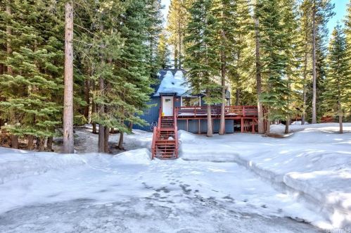 1567 Iroquois Cir, South Lake Tahoe, CA 96150-4734