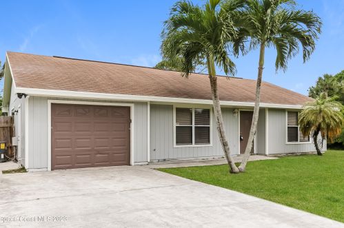 1155 31st Ave, Vero Beach FL  32960-4005 exterior