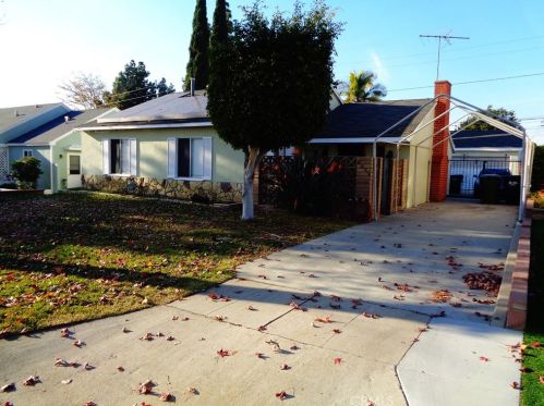 8853 Calmosa Ave, Whittier, CA 90605-2132