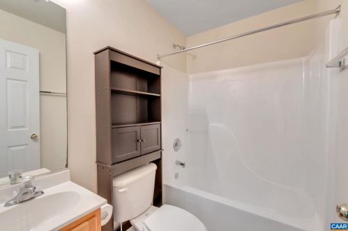 2 Riverside Dr, Bybee VA  22963-2021 exterior