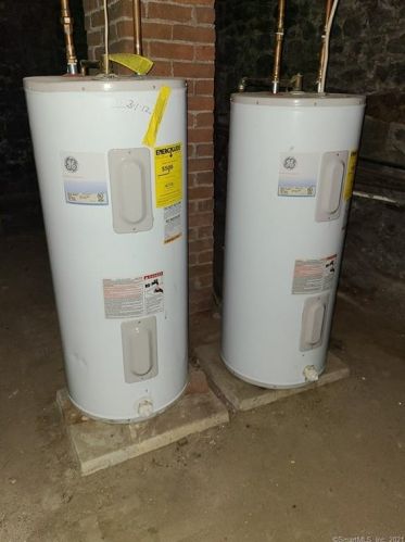 13 Grn St, Waterbury CT  06708-3538 exterior