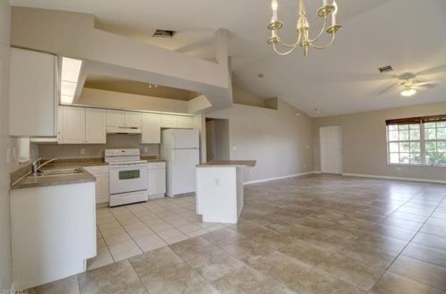 1822 6 Ave, Cape Coral FL  33909-9215 exterior
