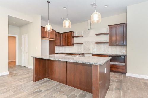 1803 Graystone Hills Dr, Conroe, TX 77304-2336