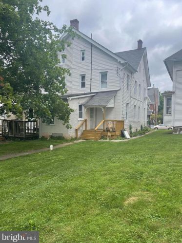 124 3rd St, Lansdale, PA 19446-2651