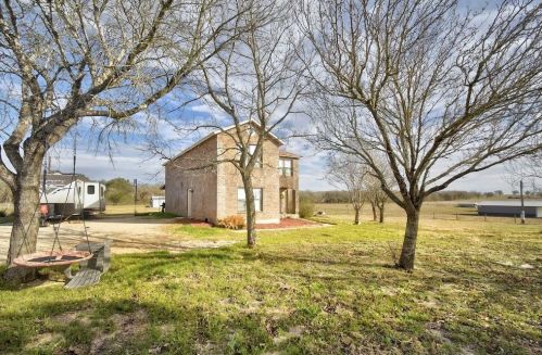 108 Rolling Hills Dr, Lavernia, TX 78121-5620