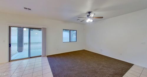 8387 Hunnic Dr, Tucson, AZ 85747-5988