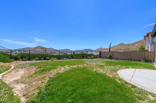 34337 Heather Ridge Ct, Lake Elsinore CA  92532-2924 exterior