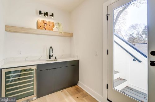 4624 Asbury Pl, Washington DC  20016-4325 exterior