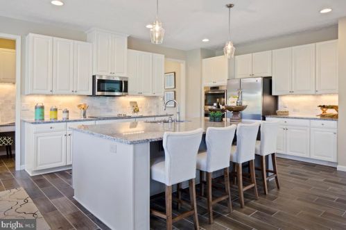 48 Winifred Dr, Hanover PA  17331-9714 exterior