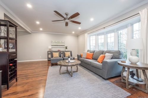 43 Shadow Ln, New Rochelle, NY 10801-3046