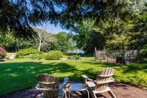 205 Lindley Ave, North Kingstown RI  02852-5761 exterior