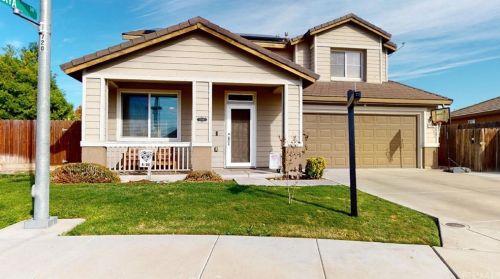 550 Marquez St, Newman, CA 95360-2429