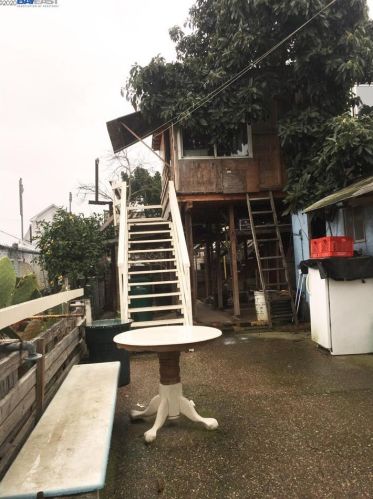 1314 51st Ave, Oakland CA 94601-5604 exterior