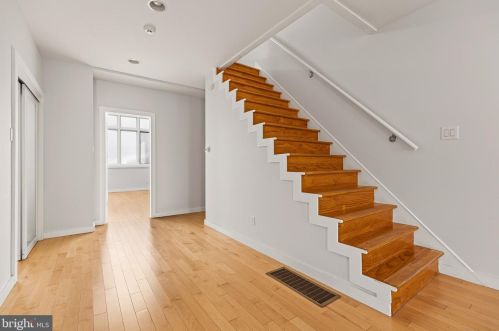 2417 Grays Ferry Ave, Philadelphia PA  19146-2450 exterior