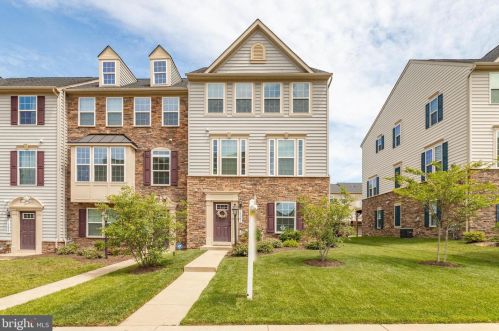 13573 Handel Pl, Gainesville, VA 20155-3636