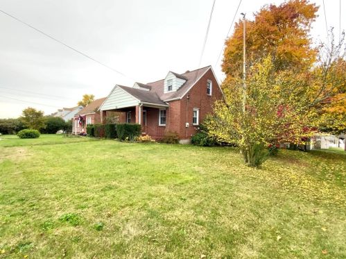 2699 Lenz Ave, Ambridge, PA 15003-1447