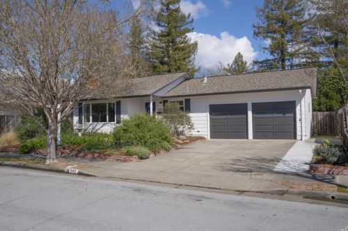 940 Quieto Calle, Santa Rosa, CA 95409-2654