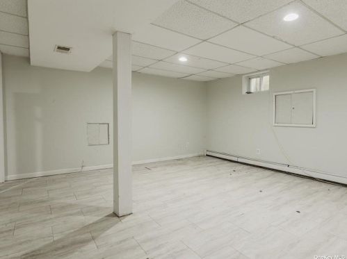 613 Caledonia Rd, Huntington Station NY 11746-5122 exterior