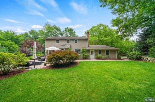 27 Hering Rd, Montvale NJ  07645-1226 exterior