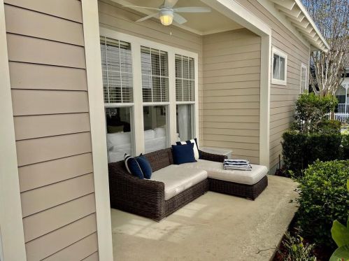 807 Lake Evalyn Dr, Kissimmee FL 34747-4804 exterior