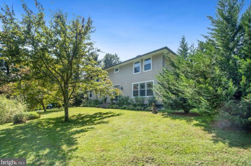 840 Cherry Hill Ln, Pottstown, PA 19465-7839
