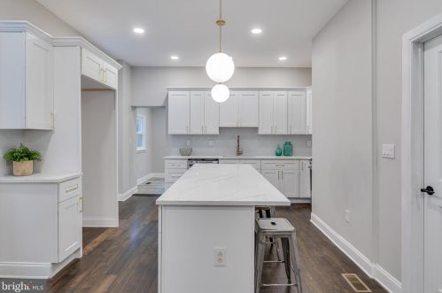 4425 Larchwood Ave, Philadelphia PA  19104-3915 exterior