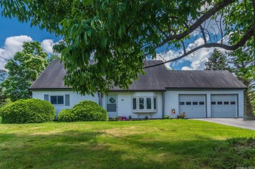 40 Scott Dr, Middletown, NY 10941-1133