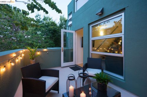 115 Glashaus Loop, Oakland, CA 94608-1298