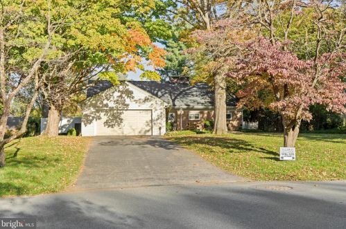 1980 Sterling Pl, Lancaster PA  17601-3848 exterior
