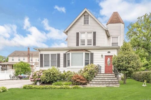 206 Manhattan Ave, Hawthorne, NY 10532-2433