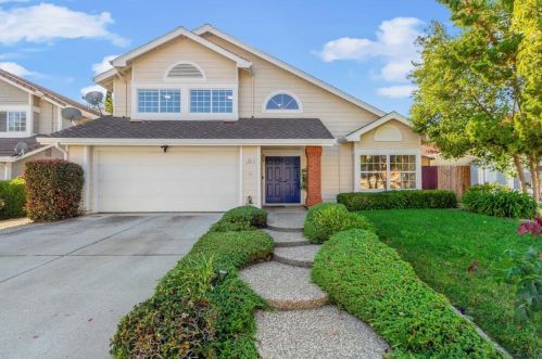 827 Foxridge Way, San Jose, CA 95133-1460