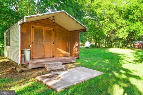 10719 Kettle Run Rd, Nokesville VA  20181-1715 exterior