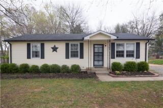 2174 Blakemore Dr, Clarksville, TN 37040-6515