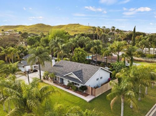 7811 Live Oak Dr, Riverside, CA 92509-5340