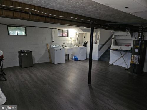 27 Brandywine Way, Trenton NJ 08690-3104 exterior