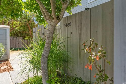 1468 Townview Ave, Santa Rosa CA  95405-7561 exterior