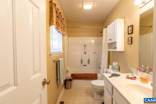 287 Jefferson Dr, Bybee VA 22963-3212 exterior