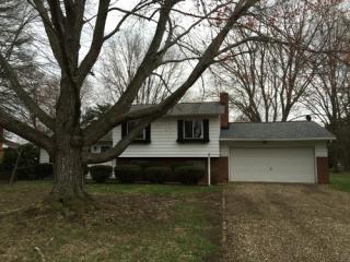 8636 Camelot Ave, Lawrence, OH 44614-9686
