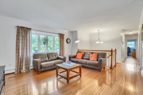 291 Lake Rd, Salisbury Mills, NY 12577-5023