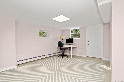 579 Bedford Rd, Pleasantville NY  10570-3348 exterior