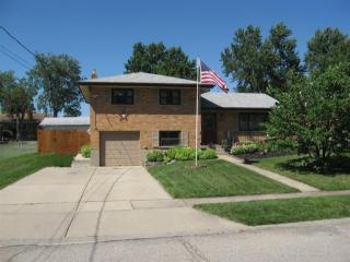 1062 Thunderbird Ave, Cincinnati, OH 45231-5824