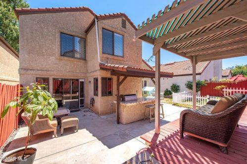 2228 Oak Haven Ave, Simi Valley CA  93063-5020 exterior