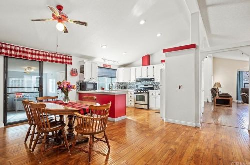 33278 Hidden Holw Dr, Wildomar CA exterior