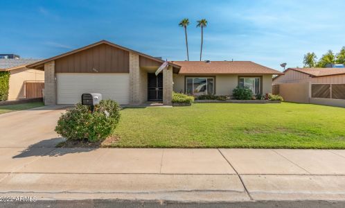 5219 Caribbean Ln, Glendale, AZ 85306-3421