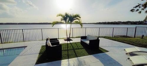 15800 88th Ave, Hialeah FL  33018-2019 exterior