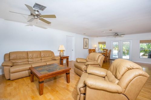 1371 Tahiti Dr, Sanibel FL  33957-2613 exterior