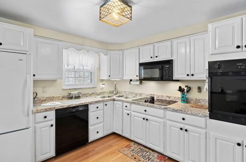 8060 Steubenville Pike, Noblestown PA  15071-9376 exterior