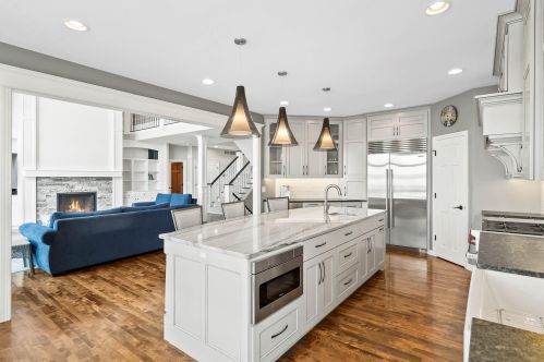 2713 Burries Rd, Chenequa WI  53029-9352 exterior