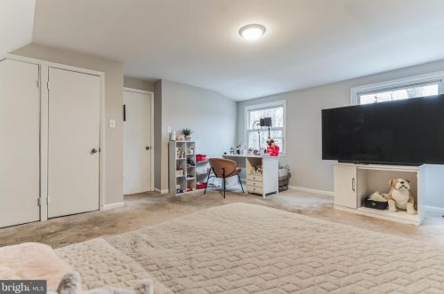 13732 Moccasin Ct, Woodbridge VA  22193-4422 exterior